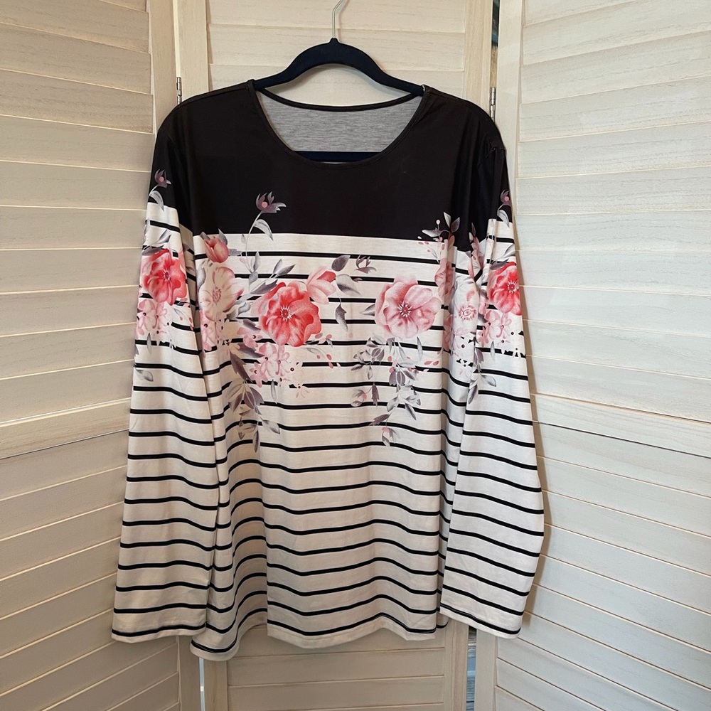 Floral and black striped top size 2XL